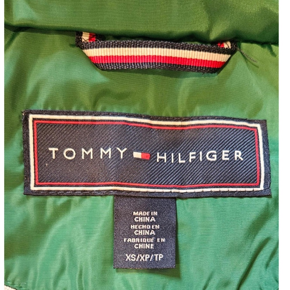 Tommy Hilfiger Women's Multi Color Chevron Striped Hooded Short Puffer Jacket - Picture 7 of 8